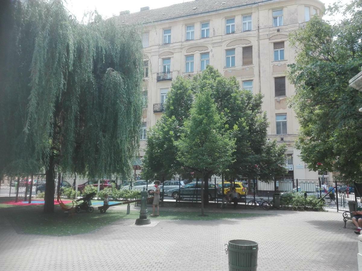 A Quiet Place In The Heart Of The City Budapest Bagian luar foto