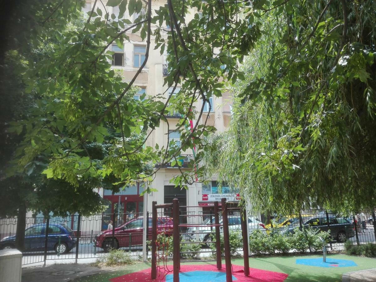 A Quiet Place In The Heart Of The City Budapest Bagian luar foto